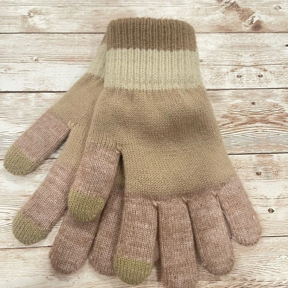Steve‎ Madden Beige and Green Knit Gloves NWOT